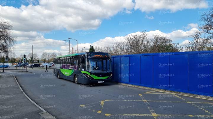 Image of Thames Valley Buses vehicle 676. Taken by Christopher T at 12.37.06 on 2022.03.18